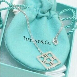 Tiffany atlas necklace pendant